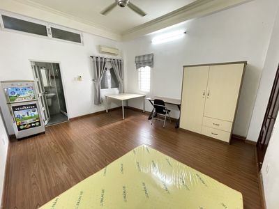 Phòng có ban công đầy đủ nội thất khu Cư xá Nguyên Hồng -Phan Văn Trị