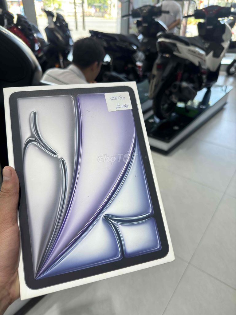 Apple iPad Air 6 M2 128GB 11 inch Như Mới Fullbox. Mua bán Máy tính bảng tại Quận Liên Chiểu Đà Nẵng được đăng bởi Le Quoc Truong An hình 1
