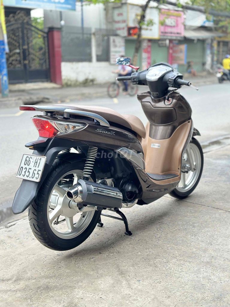 SYM Shark màu Nâu đời 2009 chất xe quá đẹp. Mua bán Xe máy tại Thành phố Thủ Đức Tp Hồ Chí Minh được đăng bởi Xe máy Anh Thư hình 7