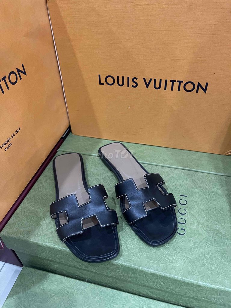 Dép Hermes Nữ Đen size 37 Như mới. Mua bán Giày dép tại Huyện Đông Anh Hà Nội được đăng bởi Anh Son Phan hình 1