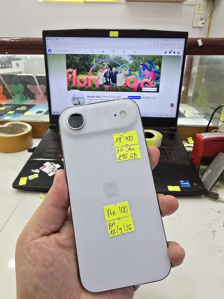 Apple iPhone 17 Air 256GB Trắng 99%. Mua bán Điện thoại tại Thành phố Long Xuyên An Giang được đăng bởi Facebook Cầm Đồ Thúy Vân hình 1