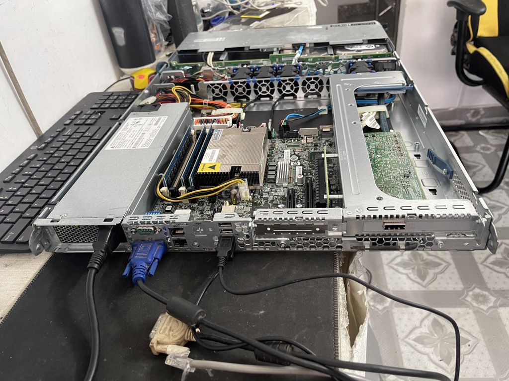 Server Rack 1U HP Xeon/Ram 16G/1TB x 2 Raid