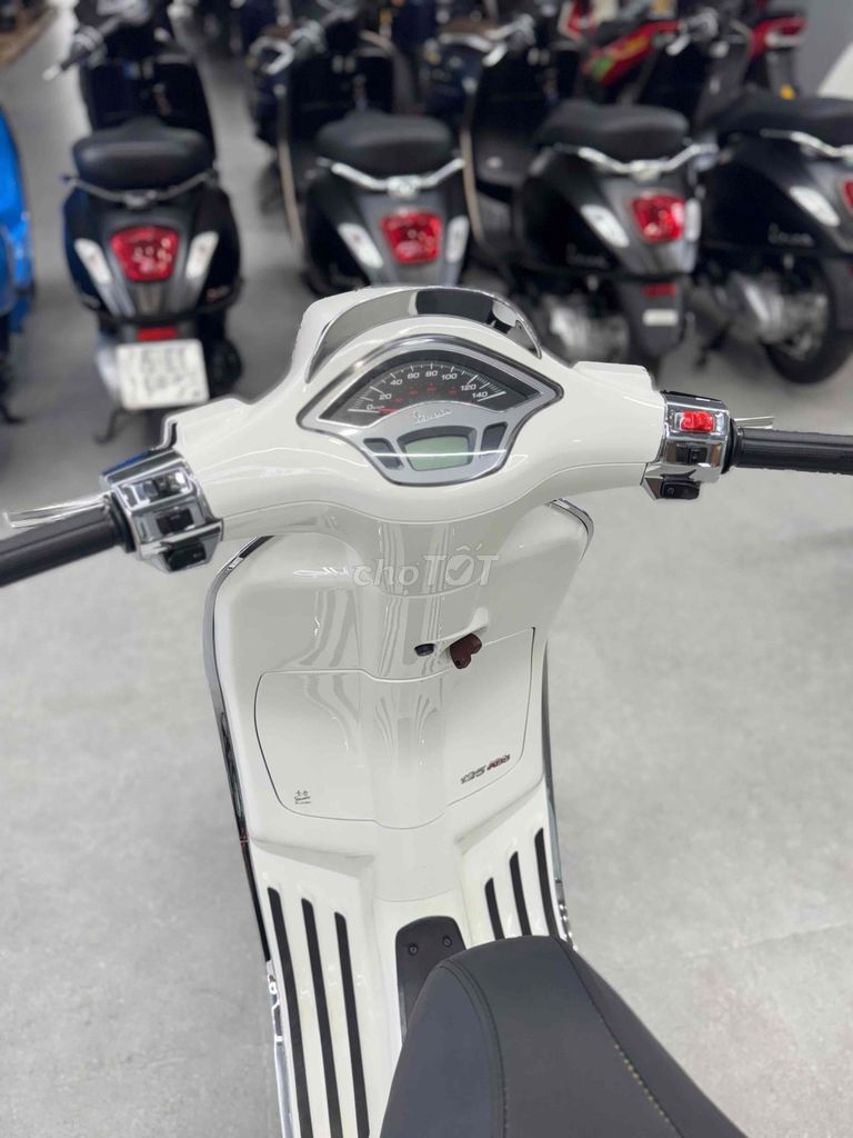 VespaSprint125 Abs Trắng Crom nguyên rin cực đẹp. Mua bán Xe máy tại Quận Cái Răng Cần Thơ được đăng bởi Cửa Hàng Xe Máy Quang Sang hình 4