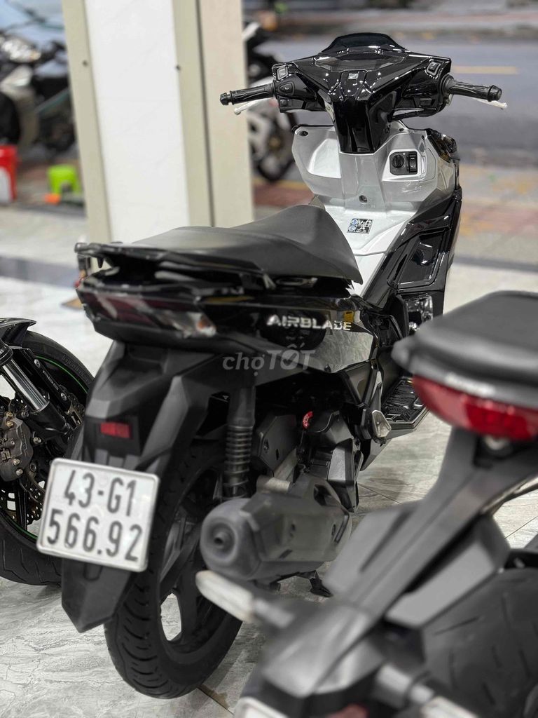 Honda Air Blade, черный, 4 клапана, первоначальный взнос 8 млн
