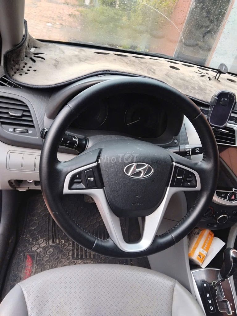 Hyundai Accent 2012 Автомат Белый