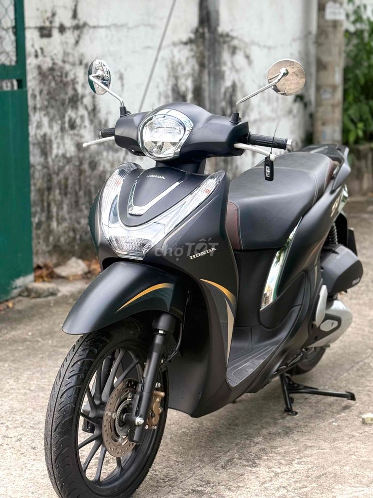 Honda SH Mode спецверсия с номерами Хошимина от собственника