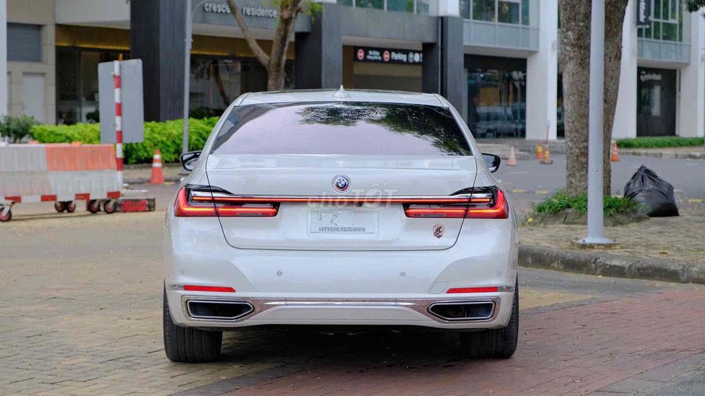 BMW 7 Series 2021 740Li - 19999 km Bank 90%. Mua bán Ô tô tại Quận 7 Tp Hồ Chí Minh được đăng bởi PHÁT ĐẠT LUXURY CAR hình 4