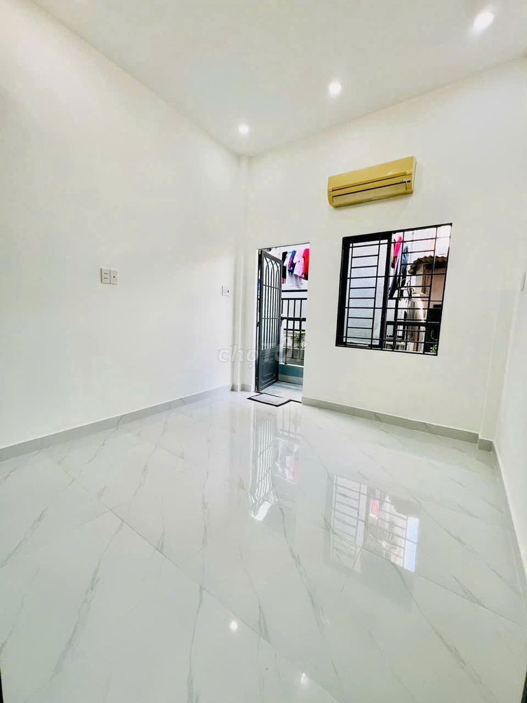 Chú 6 kẹt tiền bán gấp căn nhà  22.7 m² ngay Nguyễn Duy giá 2 tỷ 750