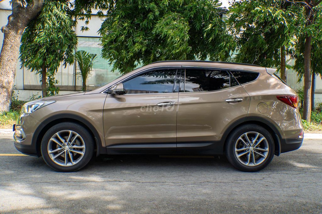 Hyundai Santa Fe 2017 2.4L 4WD - 80000 km. Mua bán Ô tô tại Quận 12 Tp Hồ Chí Minh được đăng bởi Xuân Trung hình 4