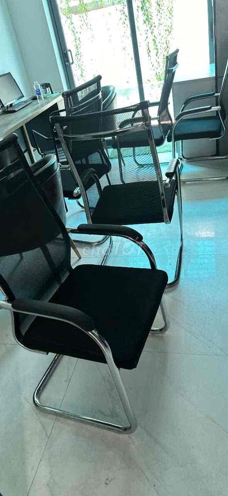Ghế chân quỳ lưới lưng cao màu đen. Mua bán Bàn ghế tại Quận Gò Vấp Tp Hồ Chí Minh được đăng bởi Đồ cũ Phương Vy hình 1