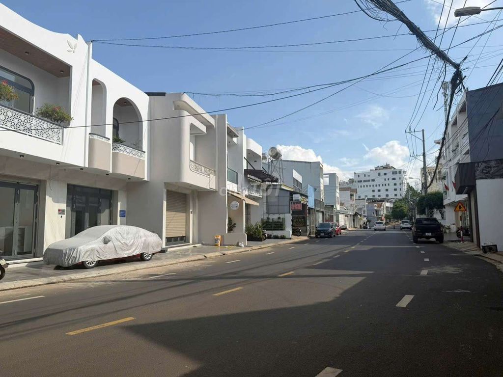 bán nhà mặt tiền KD đường Hùng Vương