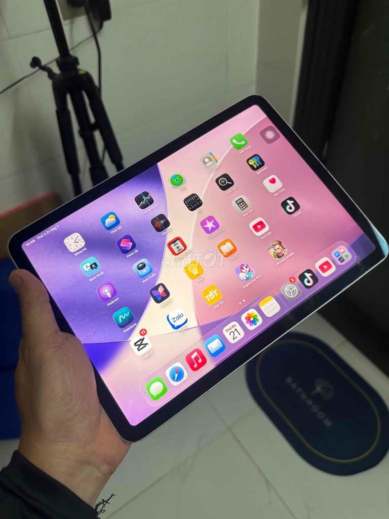 Apple iPad Air 4 64GB Bạc Đã sử dụng. Mua bán Máy tính bảng tại Quận Liên Chiểu Đà Nẵng được đăng bởi Tiểu Vy hình 1