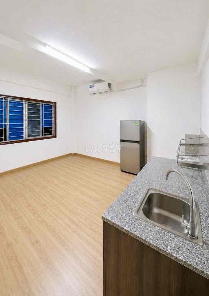 🏠 НОМЕР ПЛОЩАДЬЮ 25 М² НА 4 КВ.М. — БОЛЬШОЕ ОКНО — ПОЛНЫЙ КОМФОРТ — РАЙОН 8