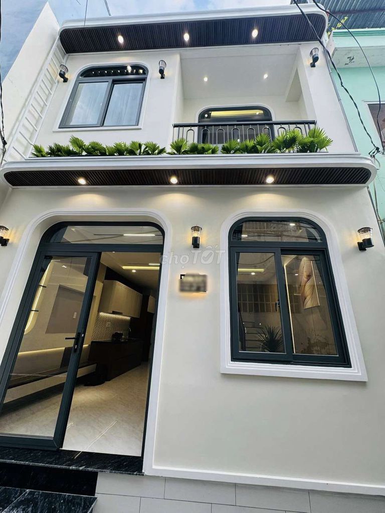 nhà vừa hoàn thiện tặng full nội thất cao cấp 