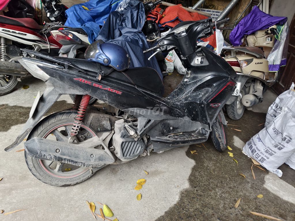 Cần bán xe airblade đời 2015 đi hơn 15 vạn. Mua bán Xe máy tại Huyện Thanh Trì Hà Nội được đăng bởi Trần duy hưng hình 3