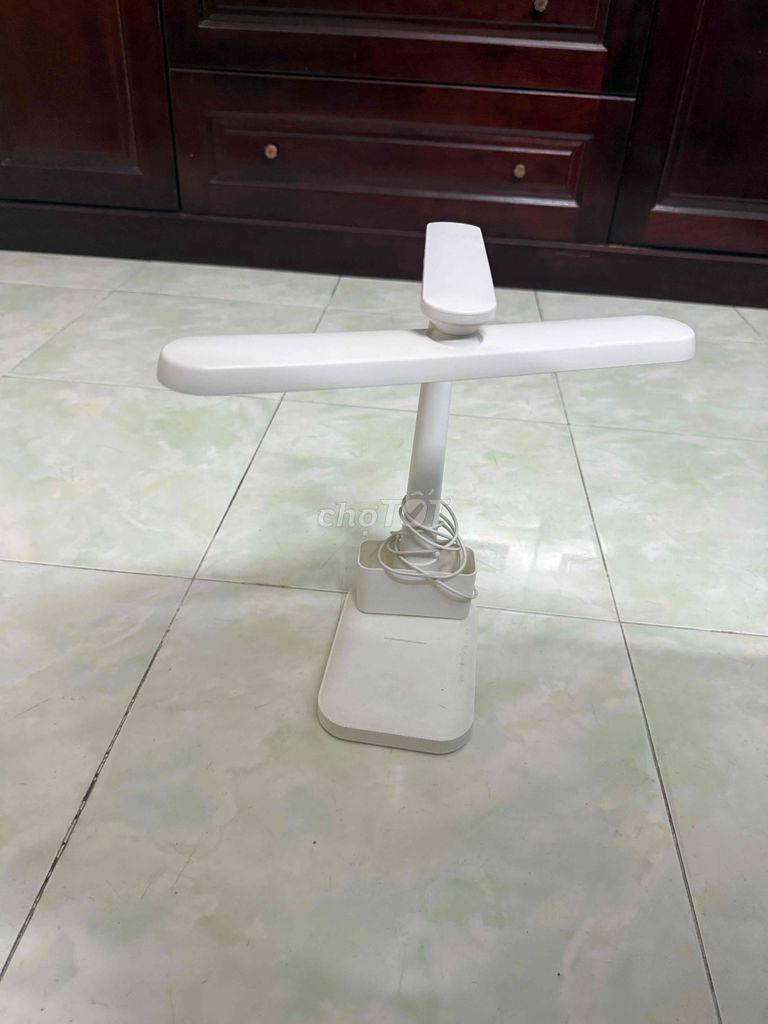 Đèn bàn Trắng ánh sáng dịu nhẹ. Mua bán Đèn tại Quận Thanh Khê Đà Nẵng được đăng bởi Huy Ngọc hình 1