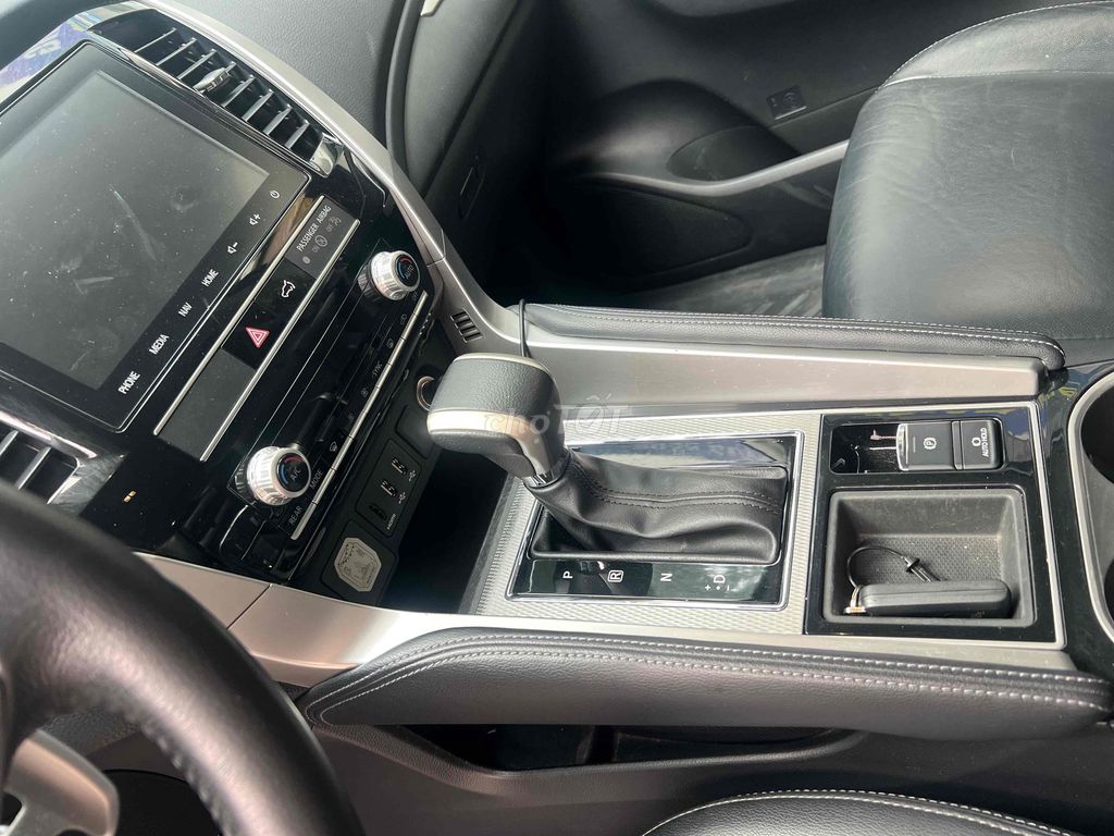 Mitsubishi Pajero Sport 2023 4x2 AT Premium Trắng. Mua bán Ô tô tại Quận Bình Tân Tp Hồ Chí Minh được đăng bởi Thanh Nhã Xe Lướt Sài Gòn hình 8