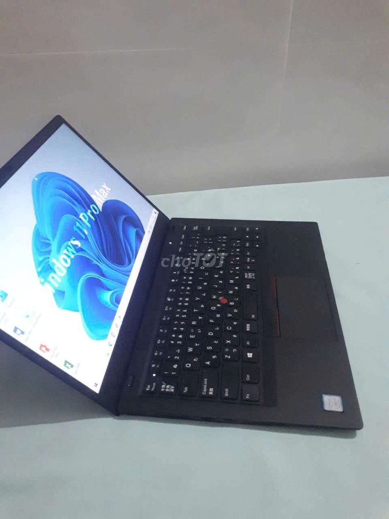 Thinkpad X1 Carbon i7- 8550u RAM 16 xách tay đẹp