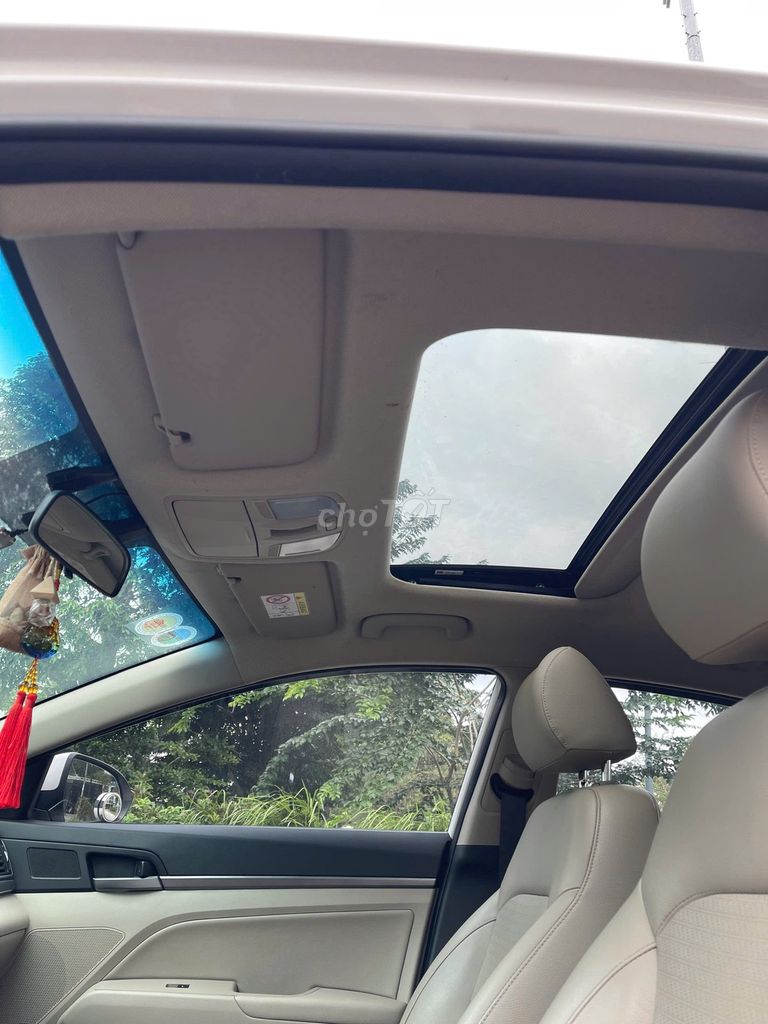 Bán xe Hyundai Elantral gia đình đang đi. Mua bán Ô tô tại Quận Hải Châu Đà Nẵng được đăng bởi Lan  hình 5