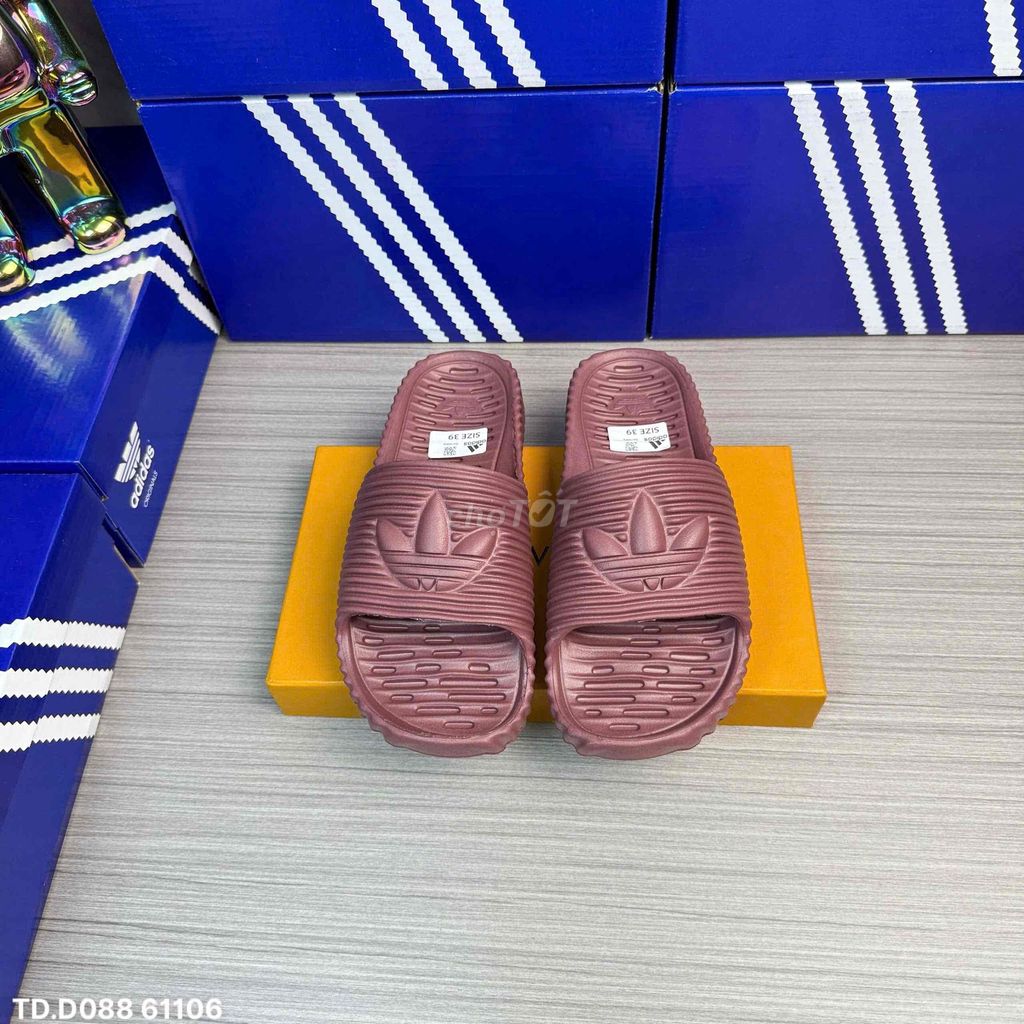 Dép Adidas adilette Unisex 39-43 Nhiều màu. Mua bán Giày dép tại Huyện Đông Anh Hà Nội được đăng bởi shop linh tinh hình 1