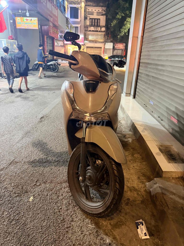 bán nhanh đổi sh 2025. Mua bán Xe máy tại Quận Đống Đa Hà Nội được đăng bởi Truong van quy hình 3