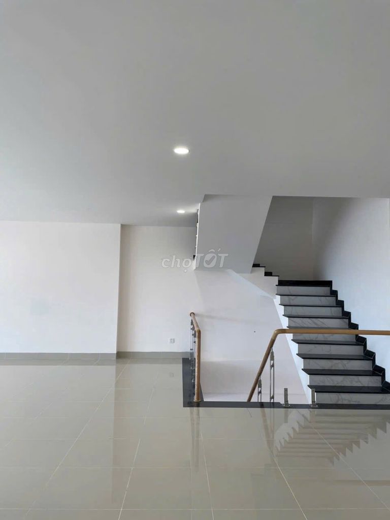 SH 3 Tầng MT 2/9 10 Làn Xe, Vỉa Hè Rộng, Cam Kết Thuê 70tr/th. Mua bán Văn phòng, Mặt bằng kinh doanh tại Thành phố Vũng Tàu Bà Rịa - Vũng Tàu được đăng bởi Huyền Diệu hình 4