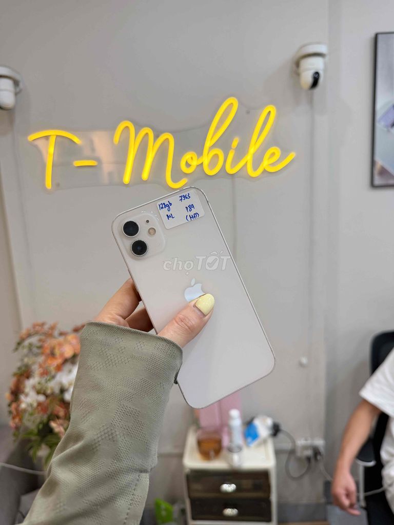 Apple iPhone 12 128GB Trắng. Mua bán Điện thoại tại Quận Thanh Xuân Hà Nội được đăng bởi T Mobile  hình 1