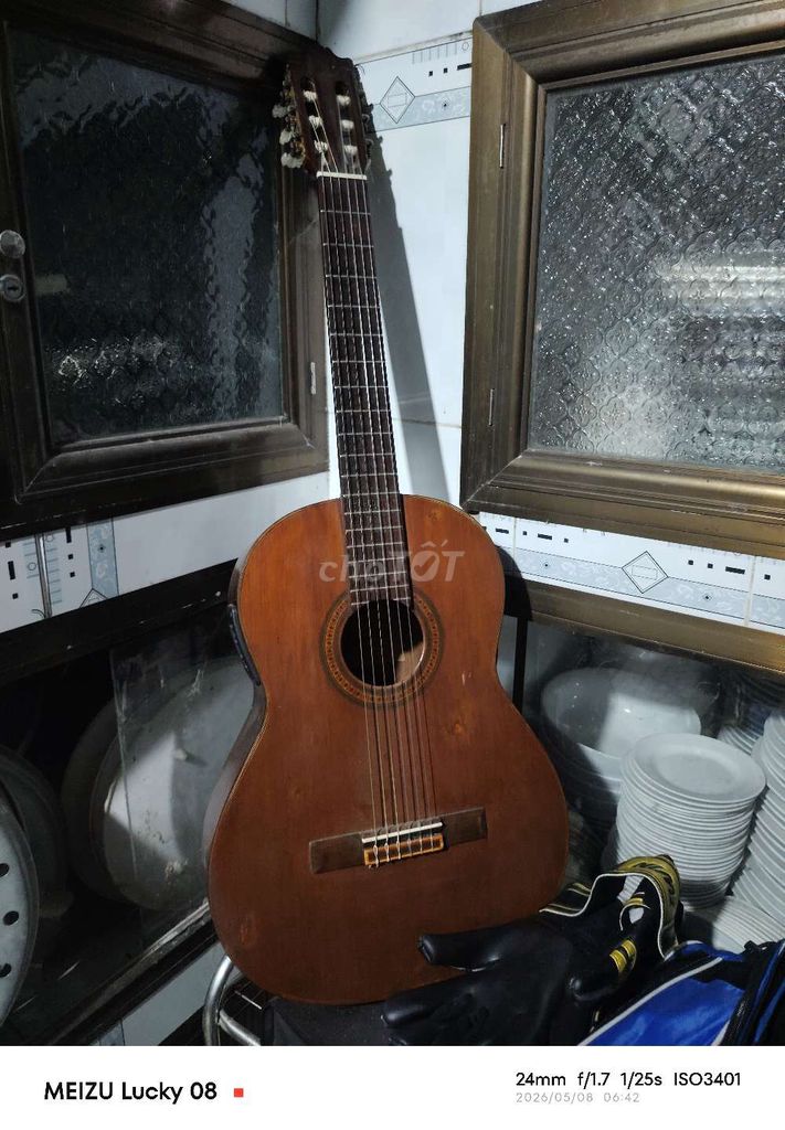 Đàn guitar Yamaha C200 Gỗ Nâu EQ. Mua bán Nhạc cụ tại Thành phố Tây Ninh Tây Ninh được đăng bởi Nguyễn Xinh hình 1