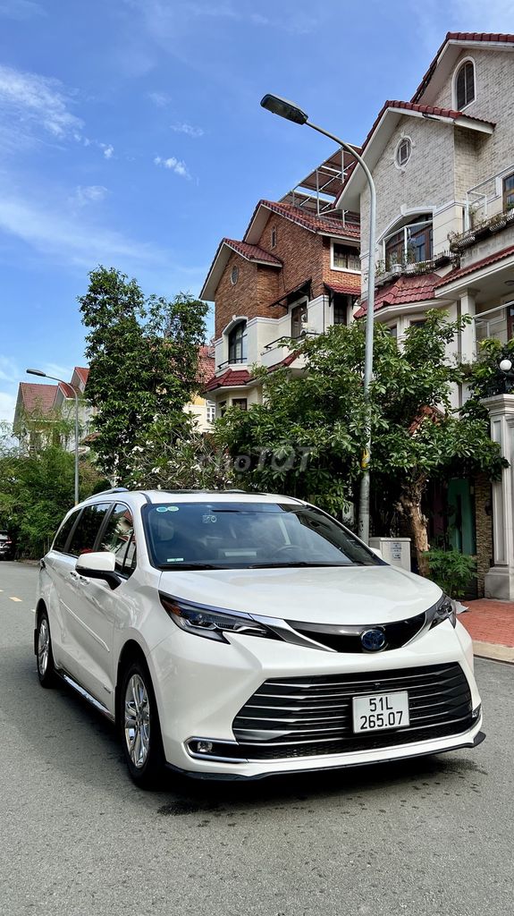 Toyota Sienna 2021  - 330000 km. Mua bán Ô tô tại Quận 1 Tp Hồ Chí Minh được đăng bởi Bùi vi hình 1