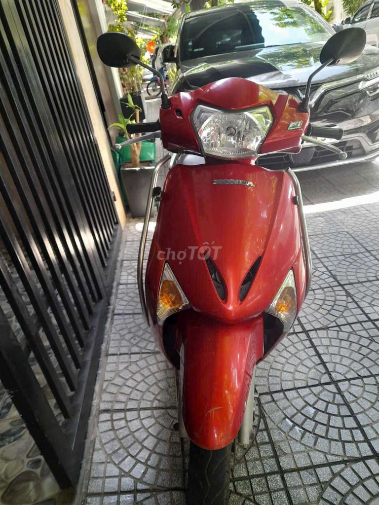 Honda Lead 2024 Красный скутер