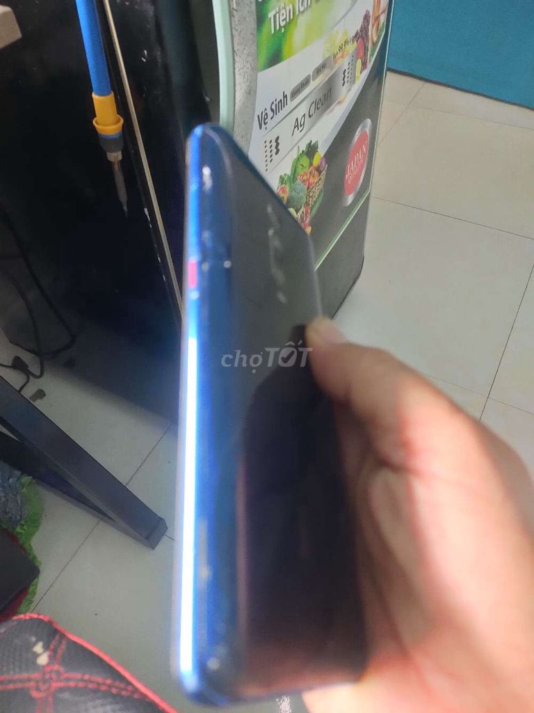 k20 pro màn hình nứt mvt lưng xấu