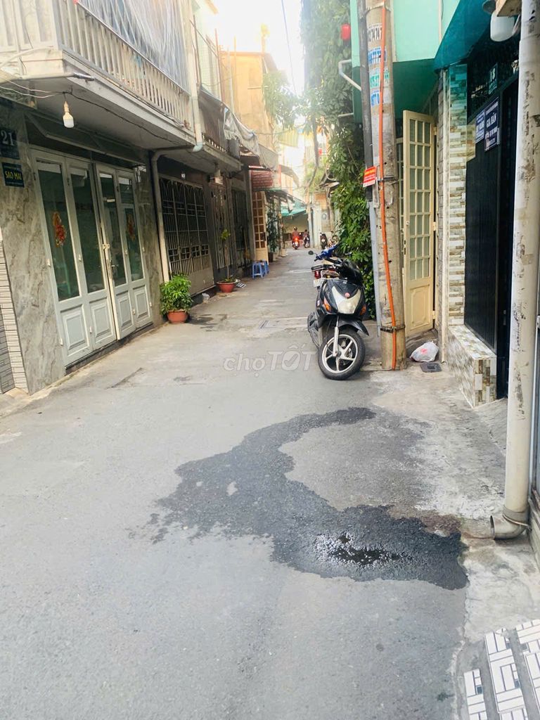 Bán nhà chính chủ- Hướng ĐB - có sổ hồng tại P.6, quận Tân Bình (cũ) 
