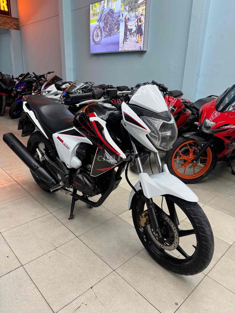 Honda RR150 màu Trắng Đen. Mua bán Xe máy tại Huyện Bình Chánh Tp Hồ Chí Minh được đăng bởi Phong Vũ hình 4