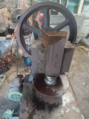 Máy dập 10tấn nặng 400kg. Mua bán Đồ chuyên dụng, Giống nuôi trồng tại Huyện Bình Chánh Tp Hồ Chí Minh được đăng bởi Vũ Huy Hoàng