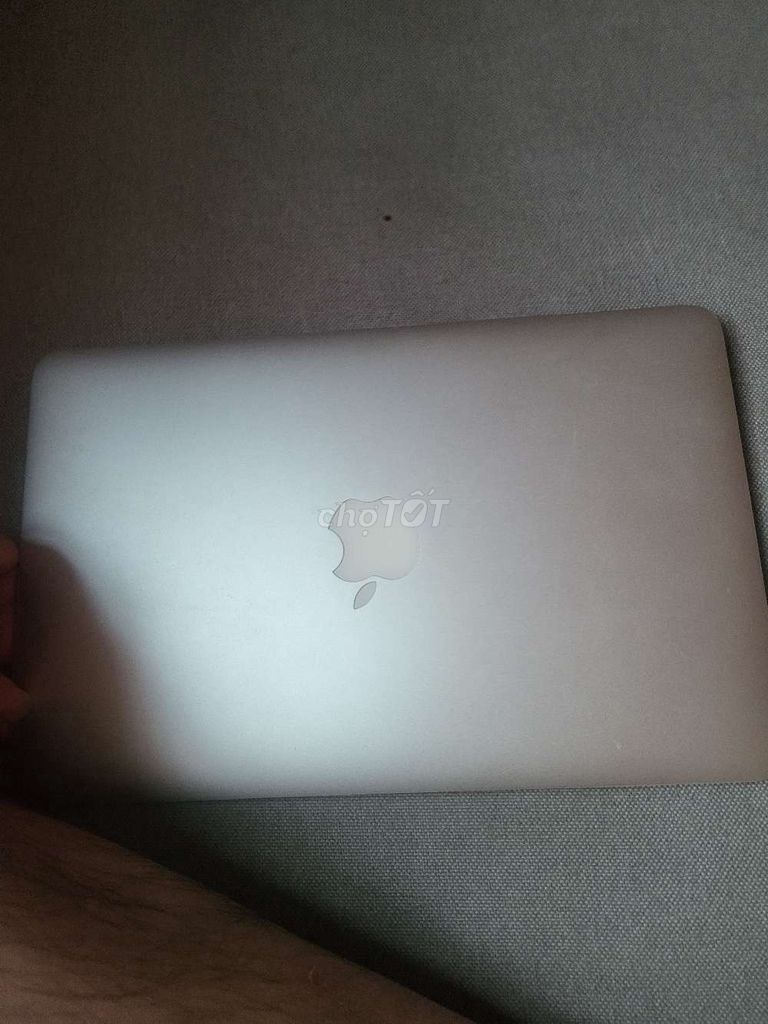 Apple MacBook Air i7 8GB SSD Bạc. Mua bán Laptop tại Quận Cầu Giấy Hà Nội được đăng bởi Xuân Trường hình 1