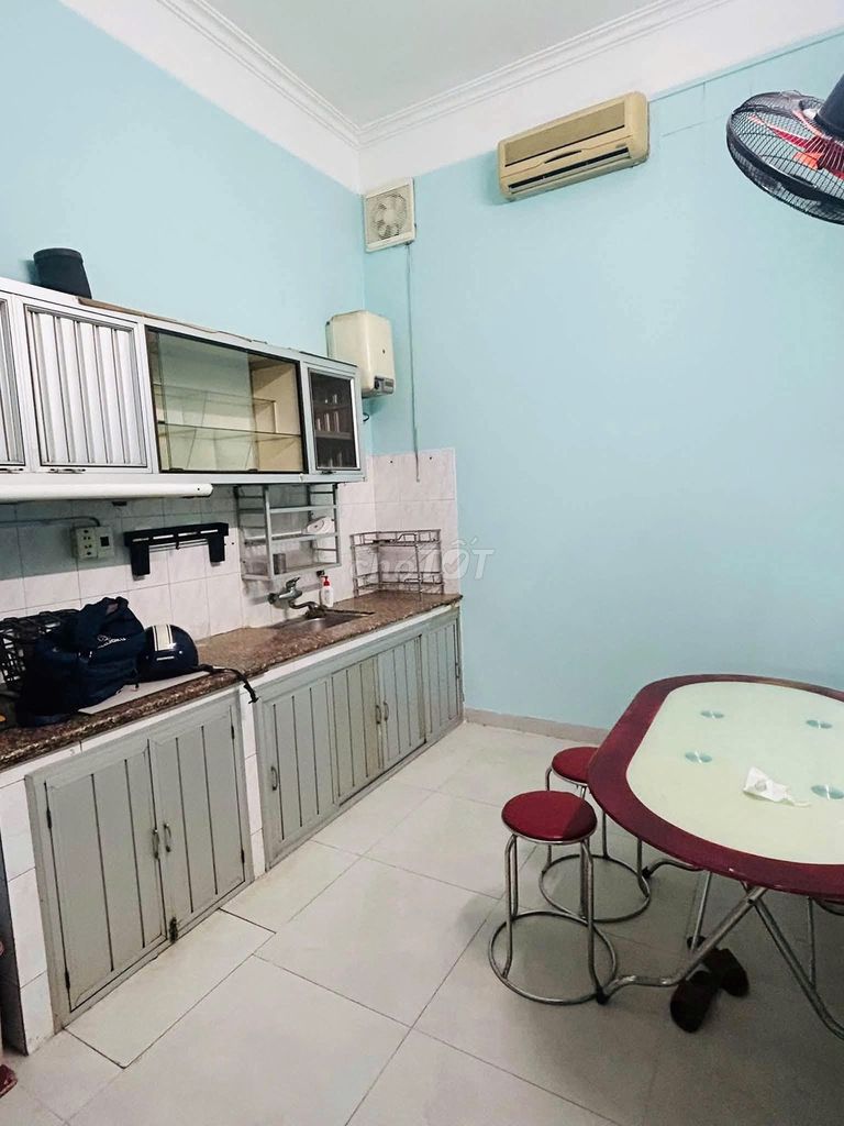 KHAM TIEN — ДОМ 40 М², 4 ЭТАЖА — ХОРОШО ОКРАШЕННЫЙ — ШКАФ-КРОВАТЬ — 13 КВ.М