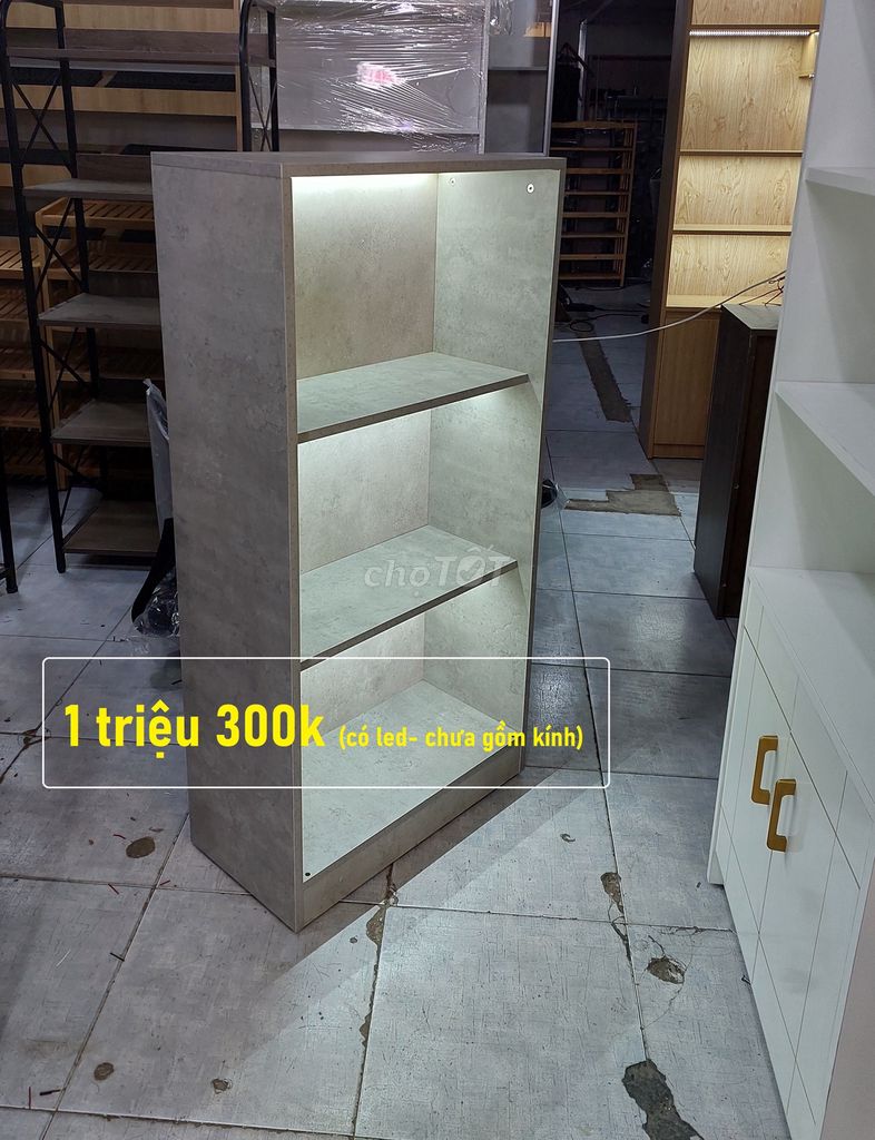 TỦ TRƯNG BÀY MỸ PHẨM - TÚI XÁCH. Mua bán Tủ, kệ gia đình tại Quận 11 Tp Hồ Chí Minh được đăng bởi BÀN GHẾ VĂN PHÒNG 26 PVB hình 3