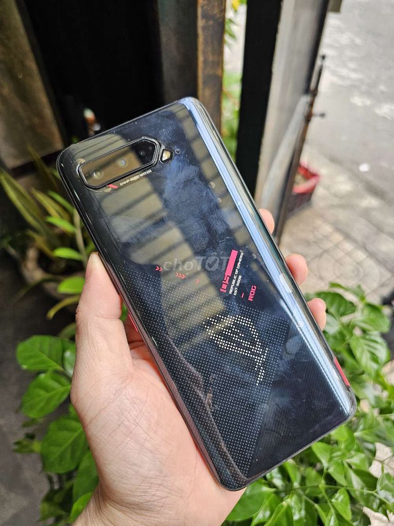 ASUS ROG PHONE 5 V/N BẢN 16/256 ZIN ĐẸP 99 SẠC 65W. Mua bán Điện thoại tại Quận Tân Phú Tp Hồ Chí Minh được đăng bởi Ngô Minh Mobile  hình 1