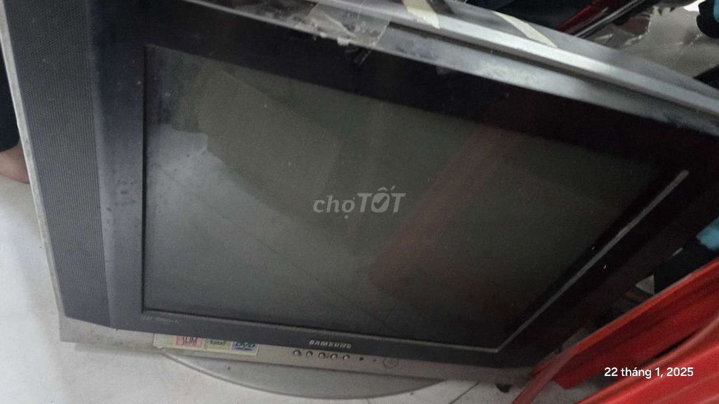 Tv crt cục to. Hư hình. Còn tiếng