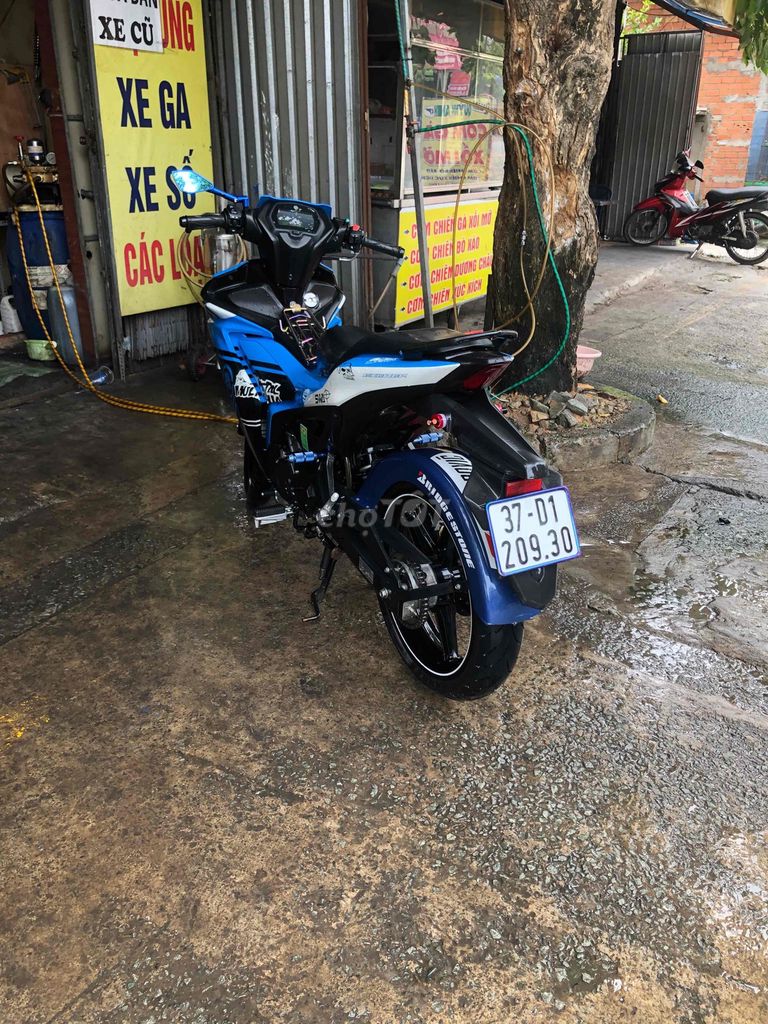 Không có tiền trị bệnh nên cần bán gấp xe máy. Mua bán Xe máy tại Thị xã Hoàng Mai Nghệ An được đăng bởi Ngân Dần hình 1