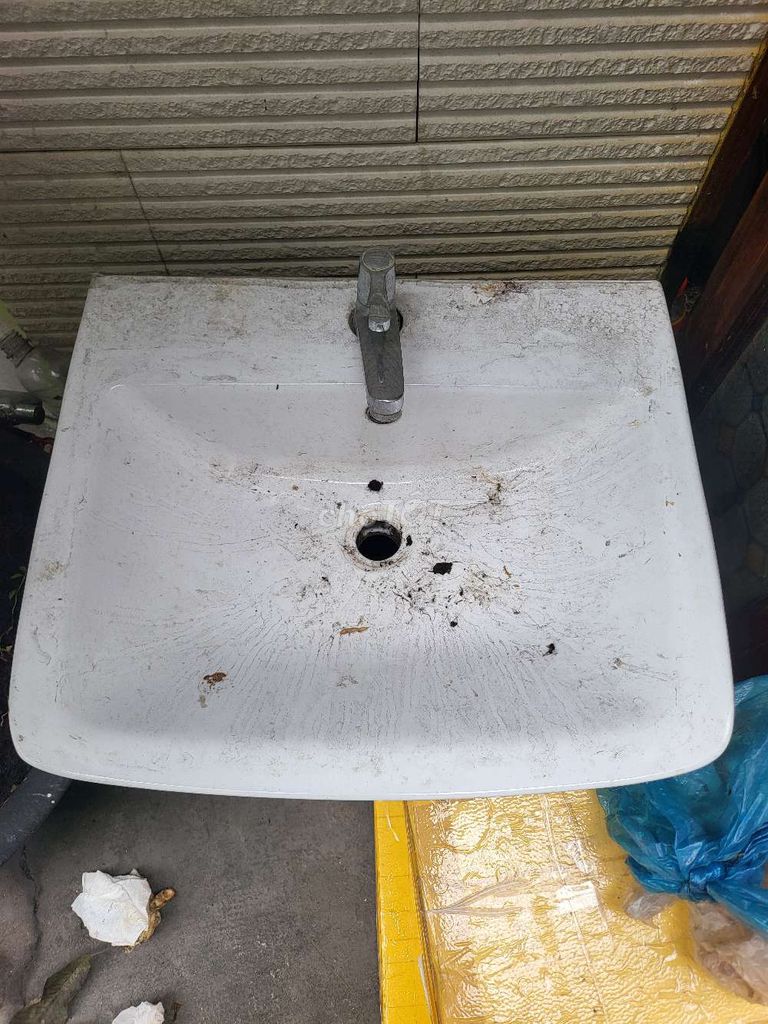Bồn rửa mặt sứ màu Trắng. Mua bán Thiết bị vệ sinh, nhà tắm tại Quận 4 Tp Hồ Chí Minh được đăng bởi Cổ Thọ hình 1