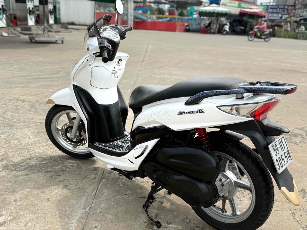 [MUA XE NÀY ĐI TẾT] 👉SYM Shark màu Trắng DÁNG SHi🥦. Mua bán Xe máy tại Quận Bình Tân Tp Hồ Chí Minh được đăng bởi BÙI TIẾN DŨNG hình 4