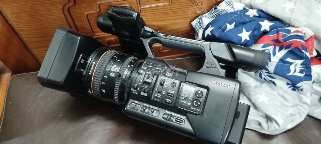 Máy quay phim Sony PXW-X180 Đen. Mua bán Máy ảnh, Máy quay tại Quận Hoàng Mai Hà Nội được đăng bởi Tuan Luu Camera hình 1