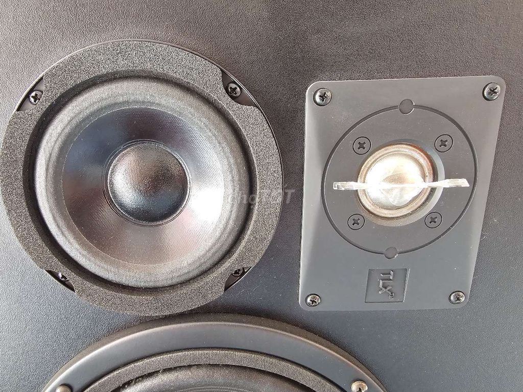 Loa JBL 8330