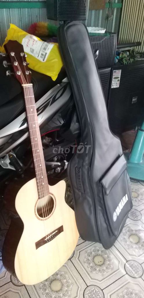 Đàn guitar Yamaha gỗ Nâu nhạt. Mua bán Nhạc cụ tại Thị xã Tân Châu An Giang được đăng bởi  Trúc Quỳnh  hình 1