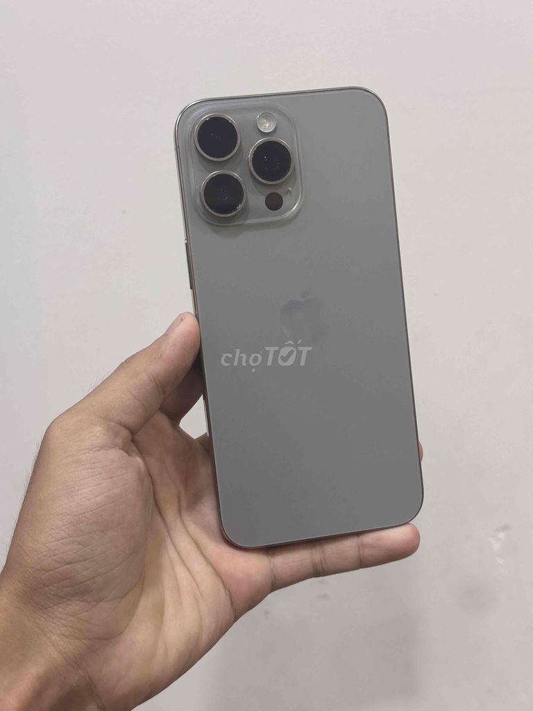 15 Pro Max 256GB Xám Nguyên zin màn lưu ảnh. Mua bán Điện thoại tại Quận 12 Tp Hồ Chí Minh được đăng bởi Sang Mobile hình 1
