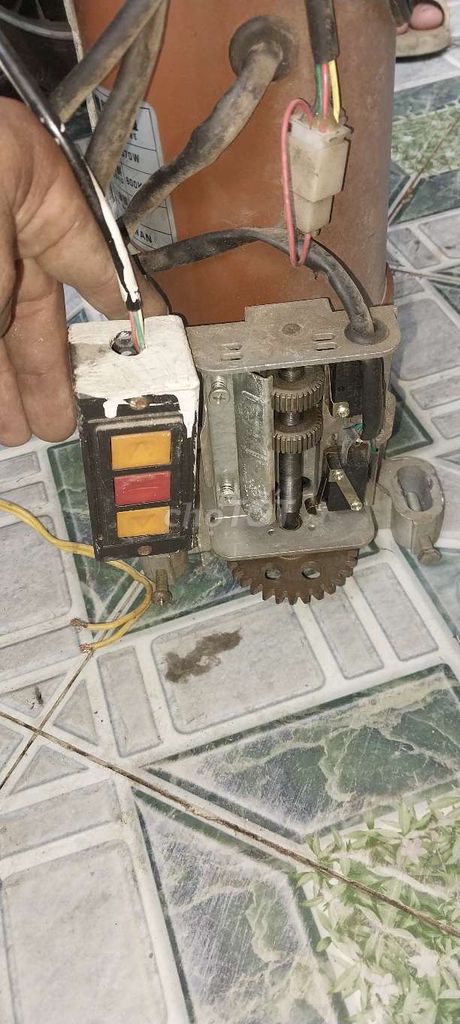 Mô tơ cửa cuốn 600kg Bền bỉ. Mua bán Nội thất, đồ gia dụng khác tại Thành phố Thủ Đức Tp Hồ Chí Minh được đăng bởi Tiên Nguyen hình 1