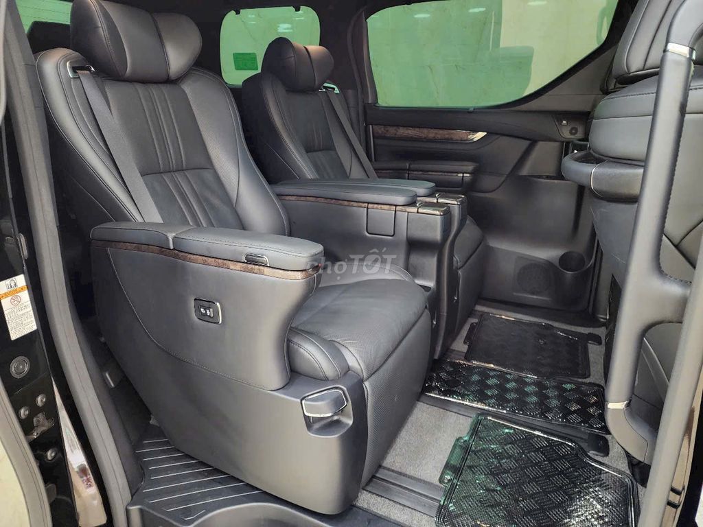 Toyota Alphard cực mới 1 đời chủ, nhà trùm mền. Mua bán Ô tô tại Quận 10 Tp Hồ Chí Minh được đăng bởi Mỹ Linh hình 12