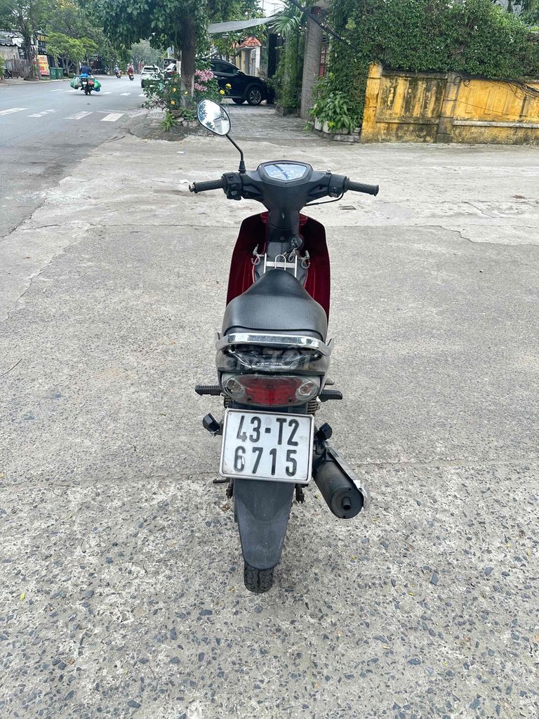 Si 2010 bs43 giấy tờ đầy đủ  Máy móc êm ru. Mua bán Xe máy tại Quận Liên Chiểu Đà Nẵng được đăng bởi Lê Sang hình 5