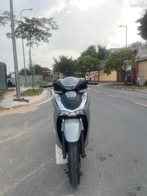 SH 125 ABS 2024 Xám 4000km biển TP ngay chủ ký